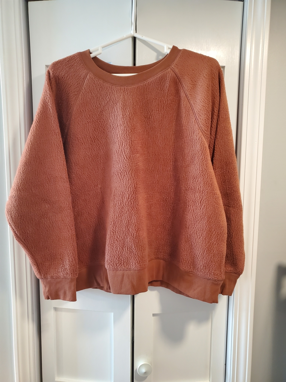 Old Navy Ribbed Crewneck Pullover in Rust